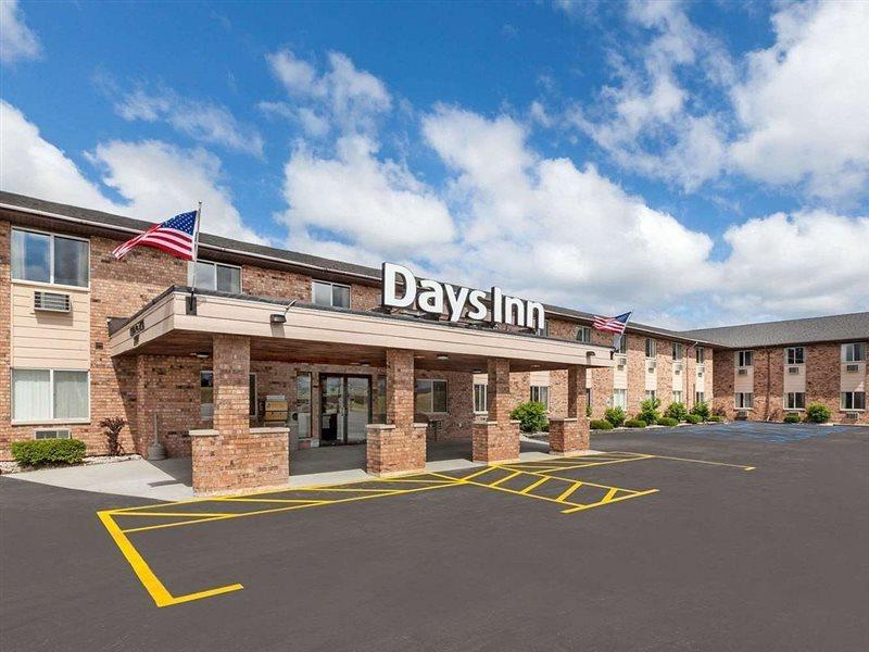 Baymont By Wyndham Manistee Hotel Ngoại thất bức ảnh