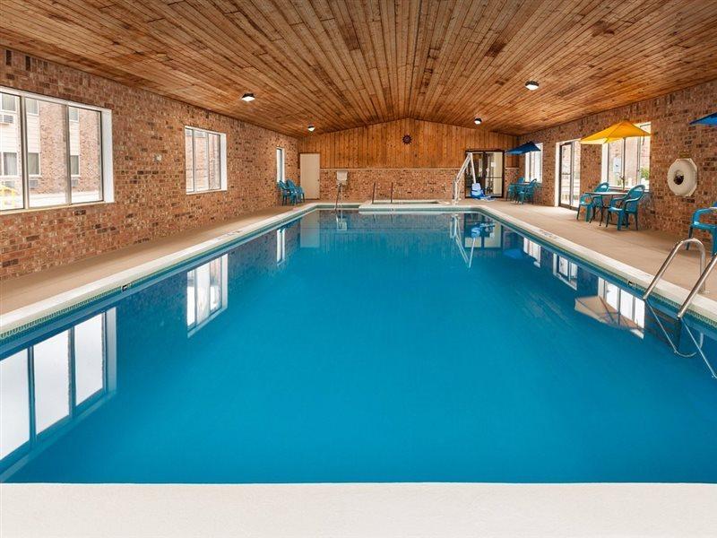Baymont By Wyndham Manistee Hotel Ngoại thất bức ảnh